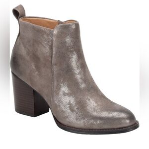 Sofft Ware Smoke Distressed Metallic Suede Chunky Heel Ankle Boots‎ Size 8.5